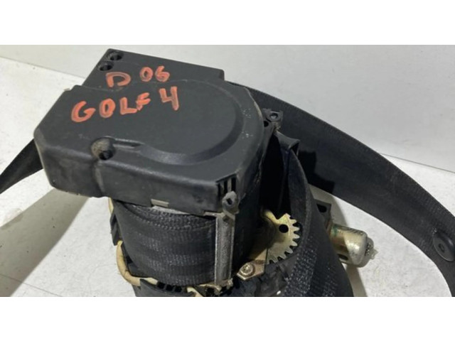 Передний ремень безопасности