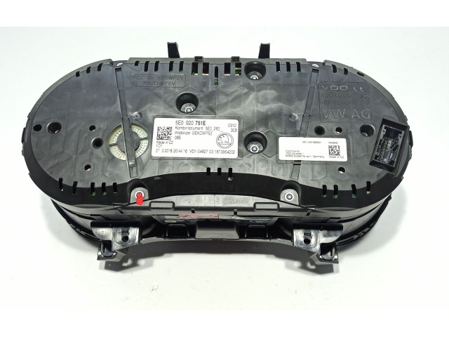 Панель приборов 5E0920751E, 5E0920751   Skoda Octavia Mk3 (5E)       