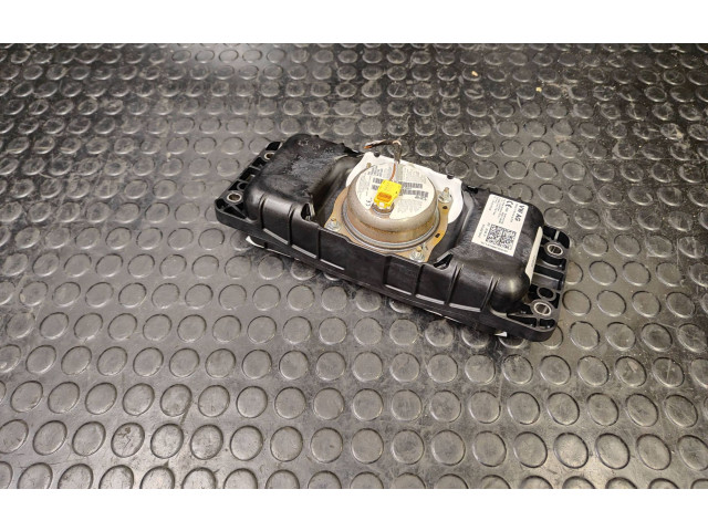 Подушка безопасности пассажира 8V0880204E   Skoda Octavia Mk3 (5E)