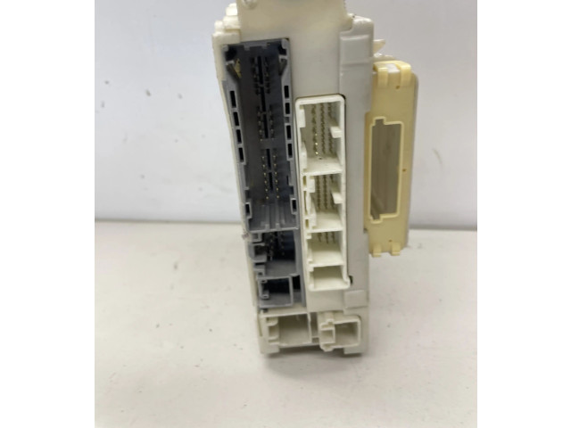 Pojistková skříňka 8273030B61, 0193 Lexus GS 300 350 430 450H 2008