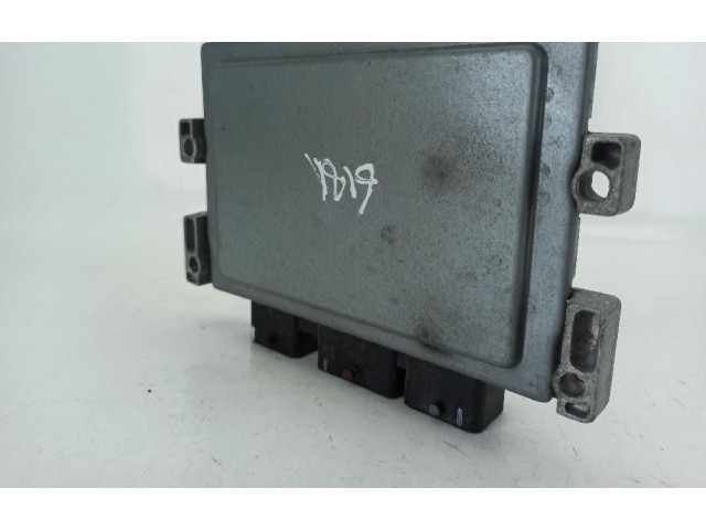 Блок управления двигателя 8201117953 Dacia Logan I