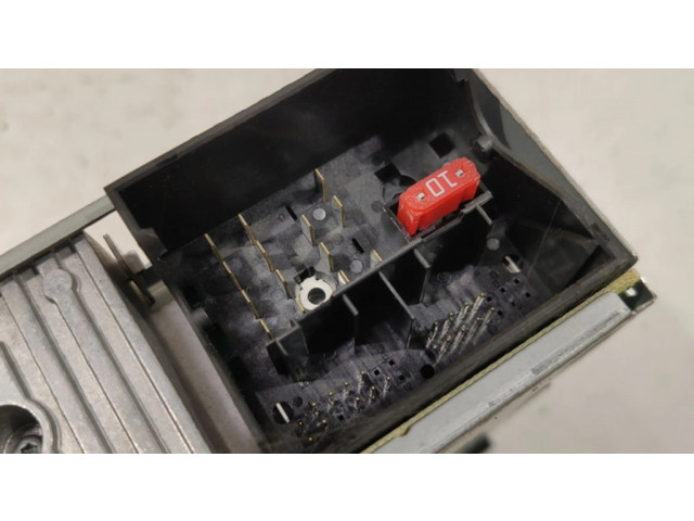 Радио/ проигрыватель CD/DVD / навигация