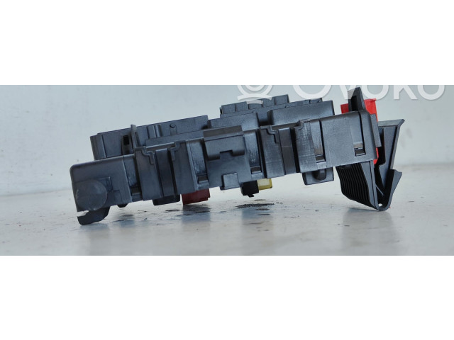 Блок предохранителей 12766741 Saab 9-3 Ver2