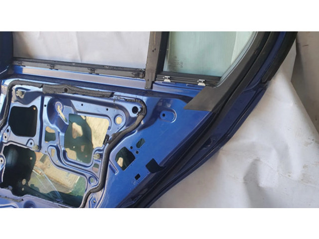 Задняя дверь