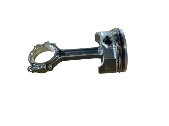  Поршень с шатуном  12656875, 12714549  Chevrolet Camaro  