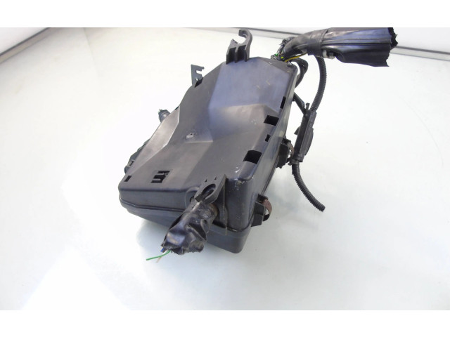 Блок предохранителей  9148004   Volvo 960    