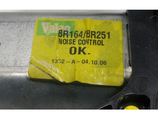 Моторчик заднего дворника A2518200042, A2518200042    Mercedes-Benz R W251