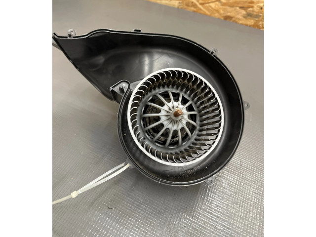 Вентилятор печки       Volvo V70