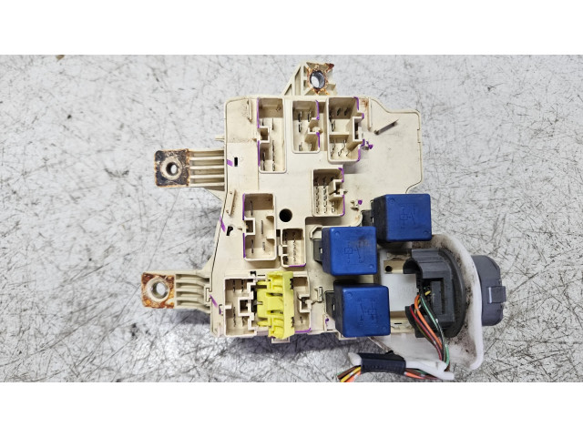   Pojistková skříňka 0689002050   Lexus ES 250 - 300 - 330 1993