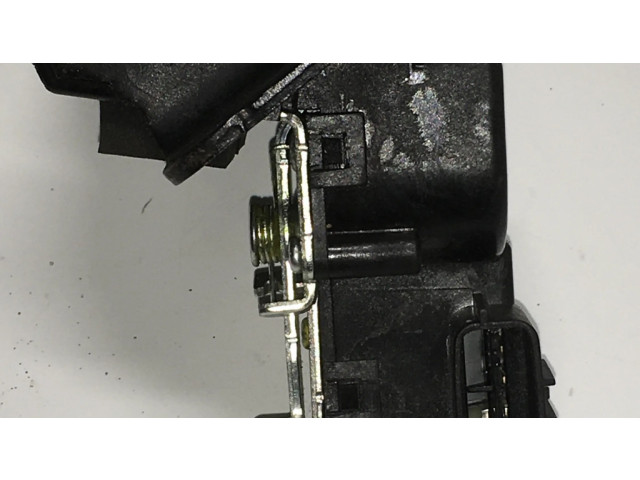 Zámek zadních dveří 812302S000 Hyundai ix35 2012