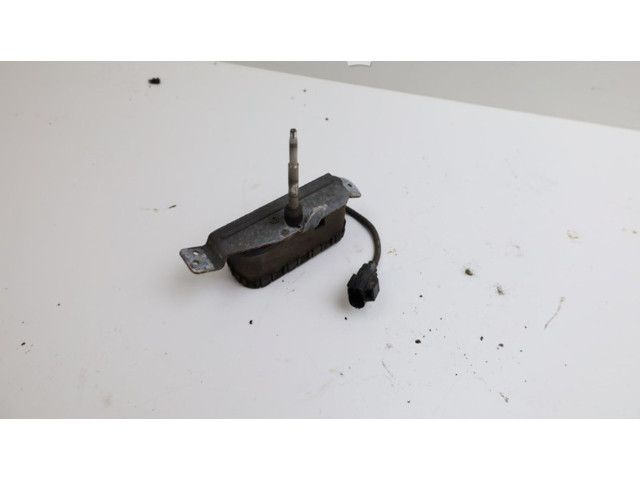 Моторчик стеклоочистителя 9154527, 0390206211    Volvo S80