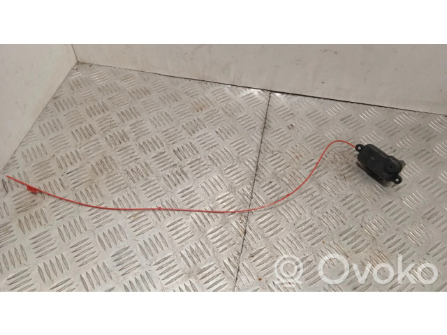 Электрический замок крышки