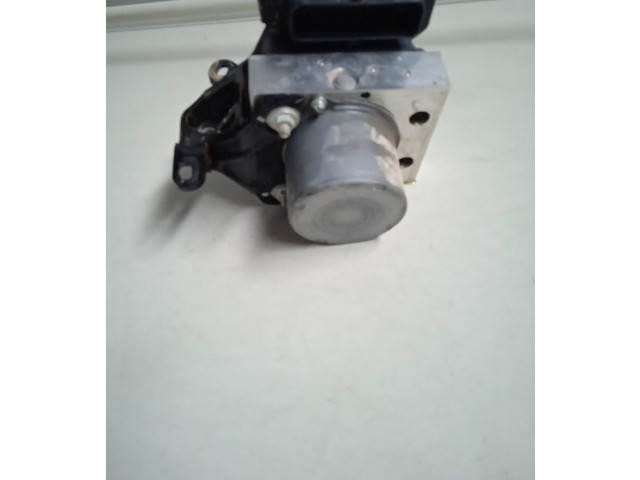 Блок АБС 1044745-00-B, DUALMOTORS Tesla Model 3 2017 - года