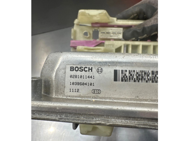 Блок управления двигателя 0281011441, 1039S04101   Volvo V70