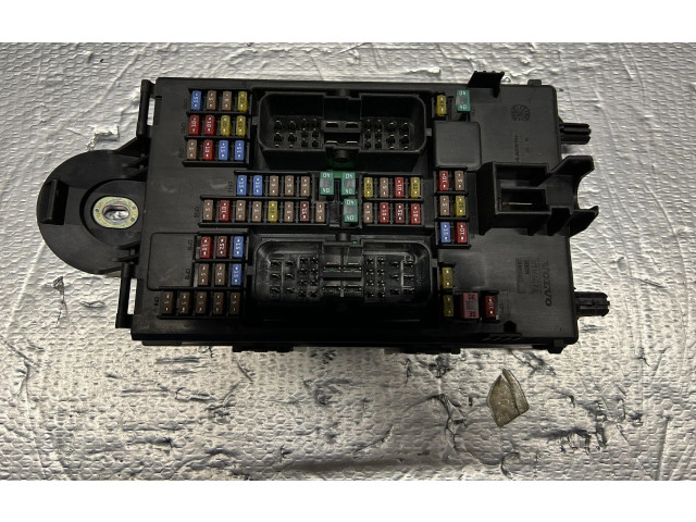 Блок предохранителей 31682732 Volvo XC90
