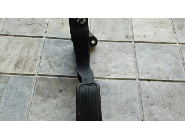 Педаль акселератора