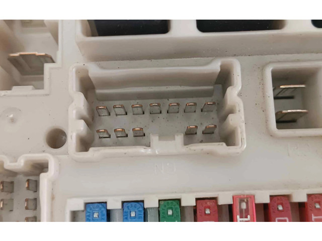   Pojistková skříňka 284B6E   Nissan Navara D40 2009