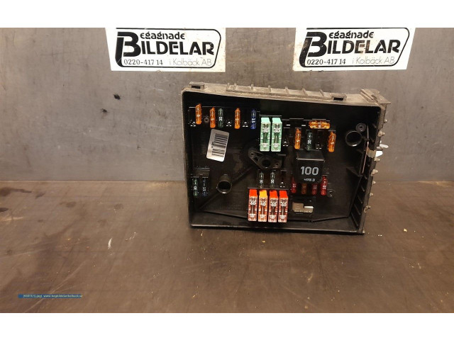 Блок предохранителей 1K0937125A   Audi A3 S3 8P    