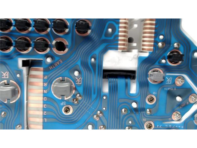 Přístrojová deska Mitsubishi Space Wagon 1998 381549