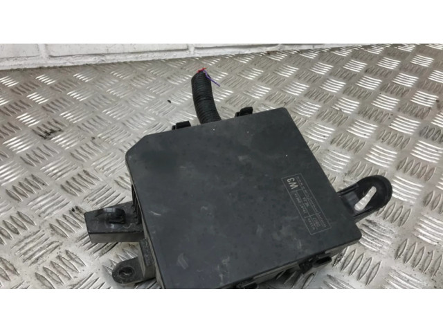 Pojistková skříňka 284B73NE3A Toyota Yaris 2016