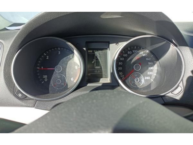 Панель приборов 5K0920870G Volkswagen Golf VI