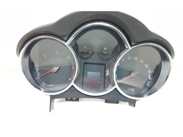 Přístrojová deska Chevrolet Cruze 2011 Z20D1