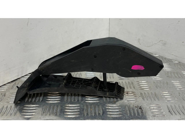 Педаль акселератора