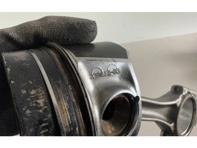 Поршень с шатуном 03LADE Skoda Octavia Mk3 (5E)