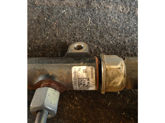 Vstřikovací lišta 96868901 Chevrolet Captiva