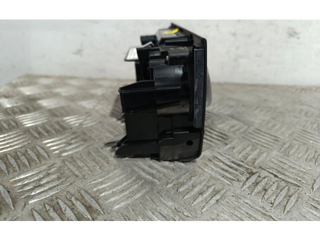 Блок управления климат-контролем 8U0820043D   Audi Q3 8U