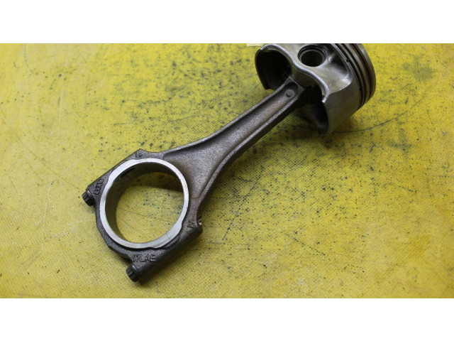 Píst 07L107103R   Audi A8 S8 D3 4E     