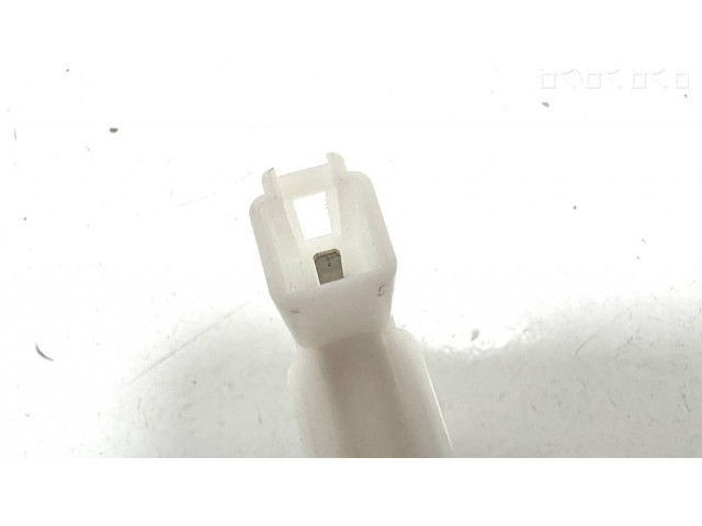 Передний датчик открытия / закрытия двери (крыло)