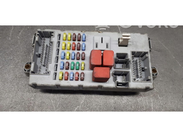 Блок предохранителей 51732919 Fiat Idea