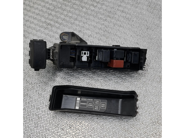   Pojistková skříňka 8266253030, 8500523030   Lexus  200-300 2003