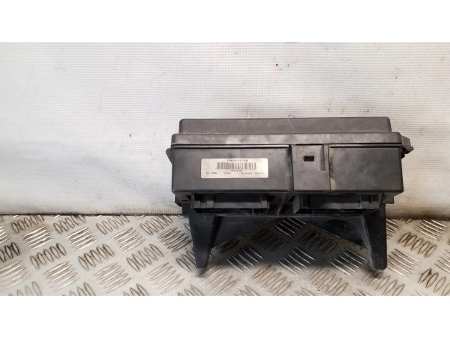 Блок предохранителей 04692087AB   Jeep Grand Cherokee (WK)    
