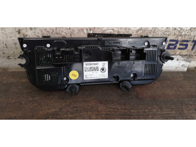 Блок управления климат-контролем 5E0907044T, 5E0907044T   Skoda Octavia Mk2 (1Z)