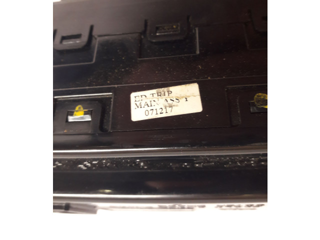 Дисплей    957101H300   KIA Ceed