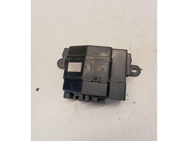 Блок предохранителей  8253T01, UR56   Ford Ranger    