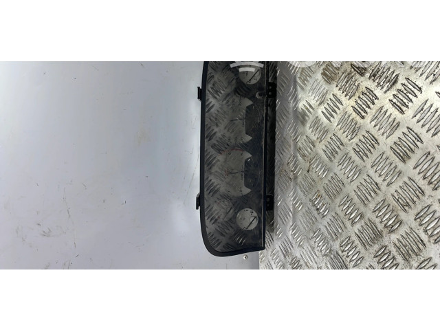 Панель приборов Jeep Grand Cherokee (WJ)