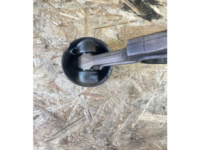 Píst M57TUE2 BMW 5 E60 E61 M57