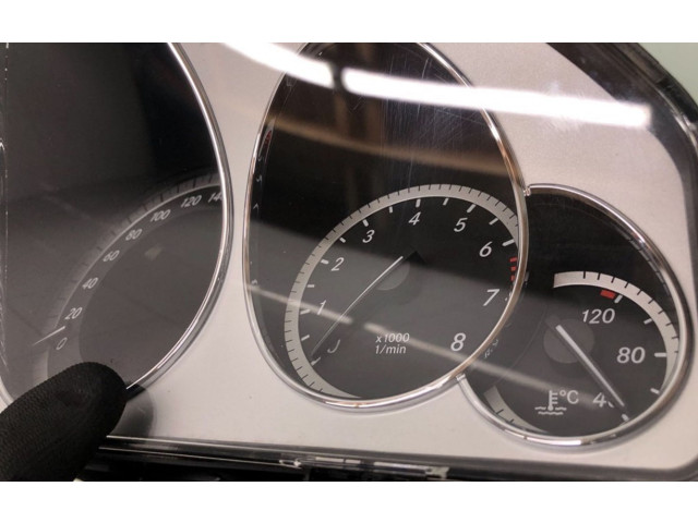 Přístrojová deska Mercedes-Benz E C207 W207 2013 A2129001514, 2049022903