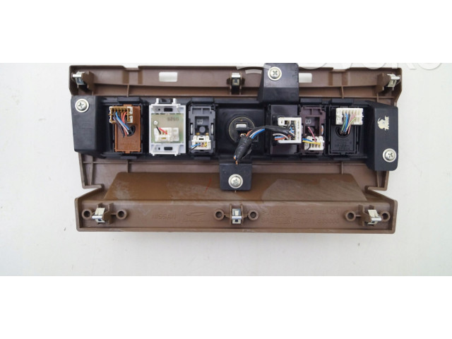 Блок управления климат-контролем 682461LA0A   Infiniti QX56