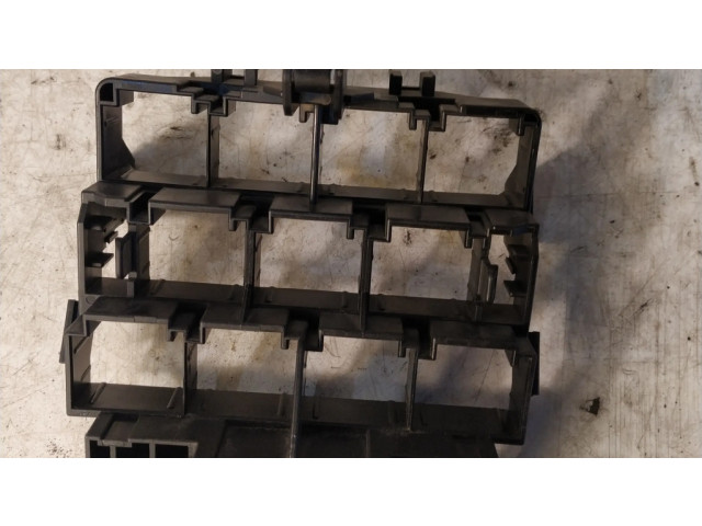 Другая деталь салона