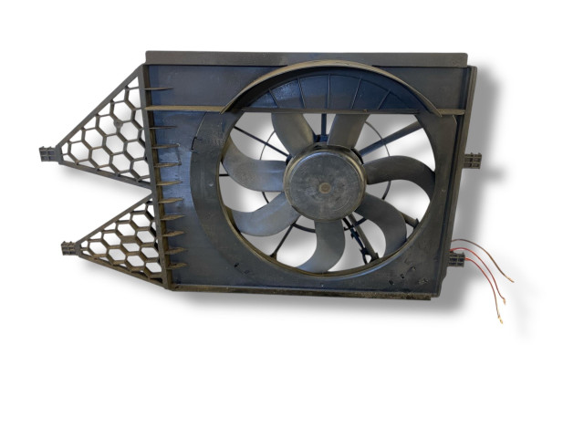 Вентилятор радиатора     6R0121217A    Skoda Fabia Mk2 (5J) 