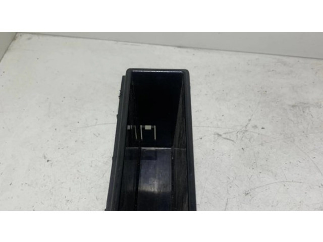 Другая деталь салона