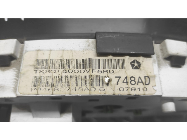 Přístrojová deska Dodge Caravan 2003 748AD