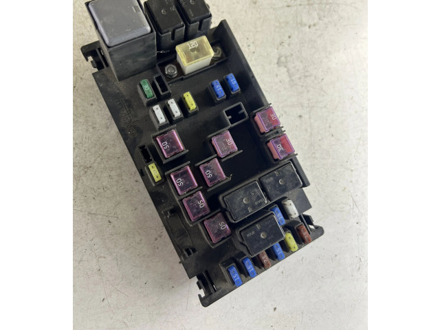 Блок предохранителей MB100200B, 82241AG060 Subaru Outback