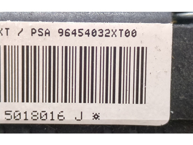 Подушка безопасности водителя 96454032XT00 Citroen Berlingo