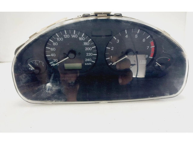 Панель приборов MR506489 Mitsubishi Carisma