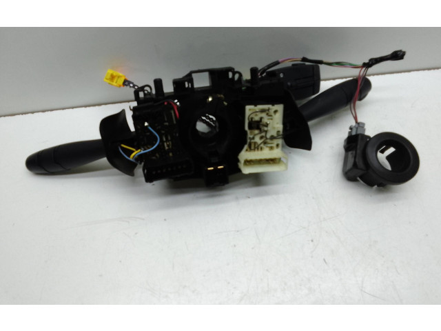 Ручка стеклоочистителей 8200058681, 61760009   Renault Clio II